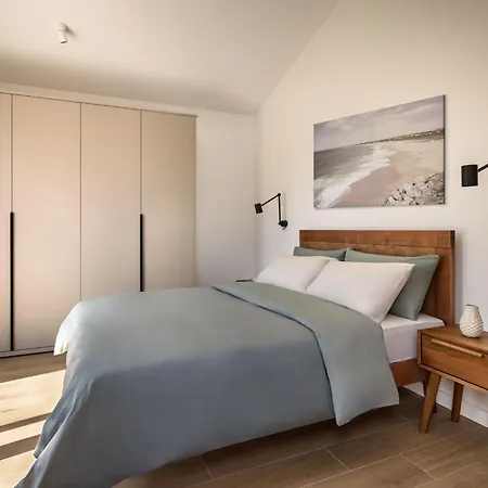 Nux By Interhome *